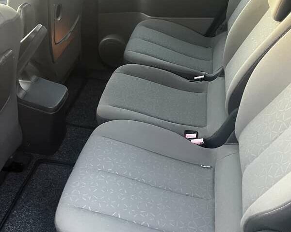 Черный Рено Сценик, объемом двигателя 1.6 л и пробегом 205 тыс. км за 5100 $, фото 6 на Automoto.ua