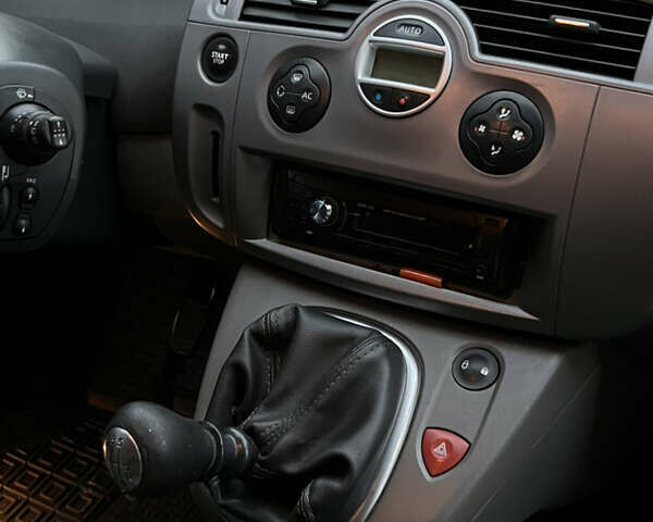 Черный Рено Сценик, объемом двигателя 1.9 л и пробегом 240 тыс. км за 6500 $, фото 38 на Automoto.ua