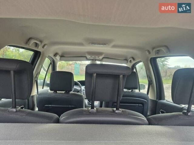 Рено Сценик 2007 в Луцке на Automoto.ua Черный Рено Сценик, объемом двигателя 1.6 л и пробегом 161 тыс. км за 5100 $, фото 14 на Automoto.ua