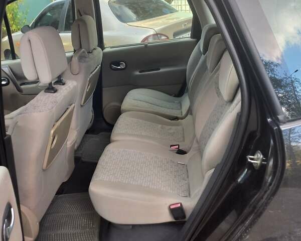 Черный Рено Сценик, объемом двигателя 1.6 л и пробегом 250 тыс. км за 4300 $, фото 7 на Automoto.ua