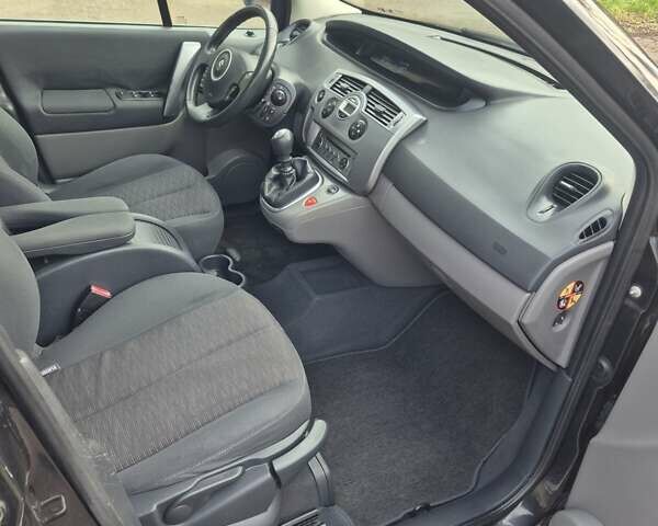 Рено Сценик 2007 в Луцке на Automoto.ua Черный Рено Сценик, объемом двигателя 1.6 л и пробегом 161 тыс. км за 5100 $, фото 15 на Automoto.ua