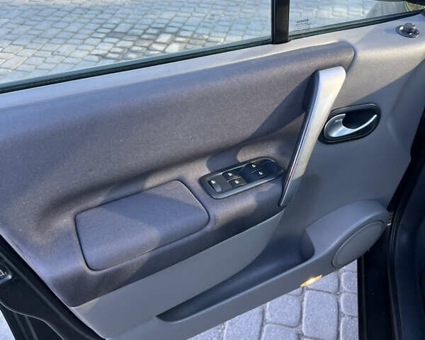 Чорний Рено Сценік, об'ємом двигуна 1.6 л та пробігом 190 тис. км за 5700 $, фото 12 на Automoto.ua