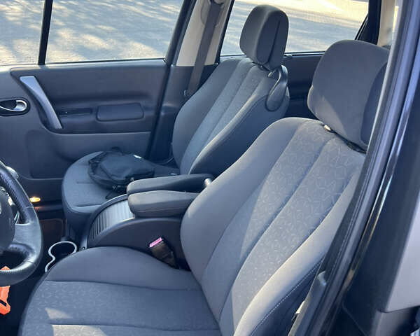 Чорний Рено Сценік, об'ємом двигуна 1.6 л та пробігом 190 тис. км за 5700 $, фото 11 на Automoto.ua