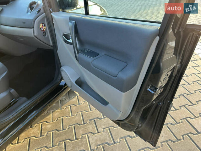 Черный Рено Сценик, объемом двигателя 1.6 л и пробегом 221 тыс. км за 5700 $, фото 47 на Automoto.ua
