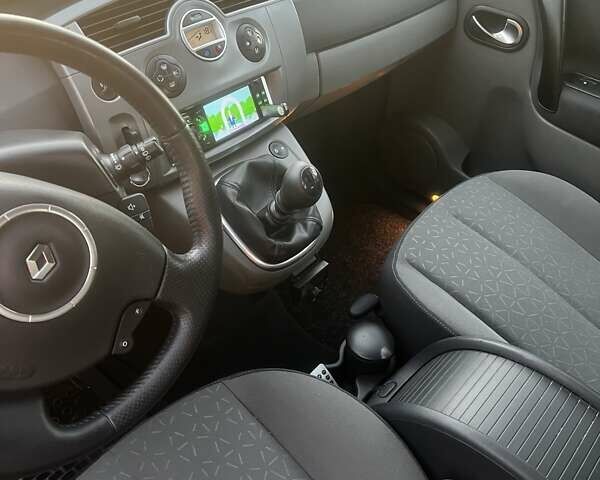 Черный Рено Сценик, объемом двигателя 1.6 л и пробегом 205 тыс. км за 5100 $, фото 4 на Automoto.ua