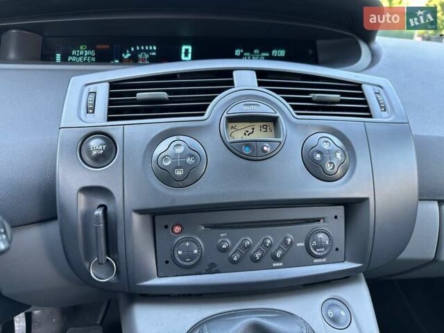 Черный Рено Сценик, объемом двигателя 1.6 л и пробегом 186 тыс. км за 5450 $, фото 21 на Automoto.ua