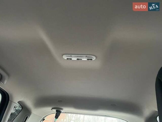 Черный Рено Сценик, объемом двигателя 1.6 л и пробегом 280 тыс. км за 5850 $, фото 16 на Automoto.ua