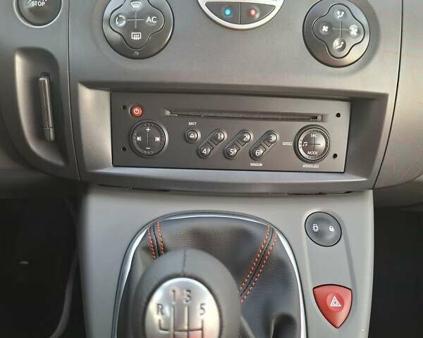 Чорний Рено Сценік, об'ємом двигуна 1.6 л та пробігом 180 тис. км за 6950 $, фото 14 на Automoto.ua