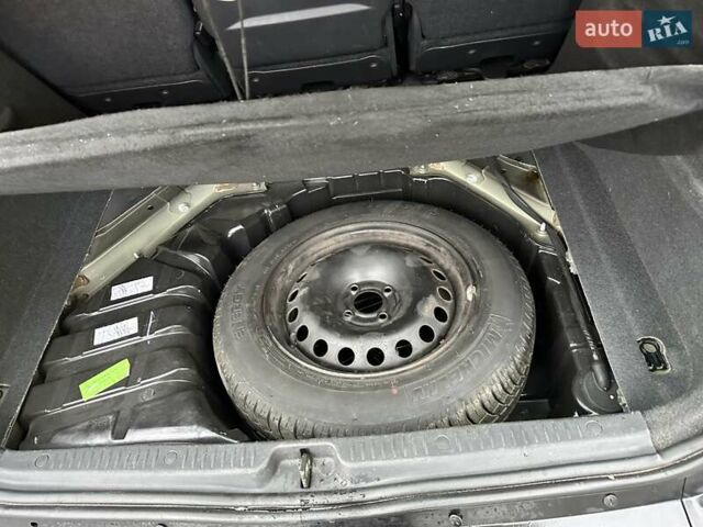 Черный Рено Сценик, объемом двигателя 1.6 л и пробегом 187 тыс. км за 5500 $, фото 9 на Automoto.ua
