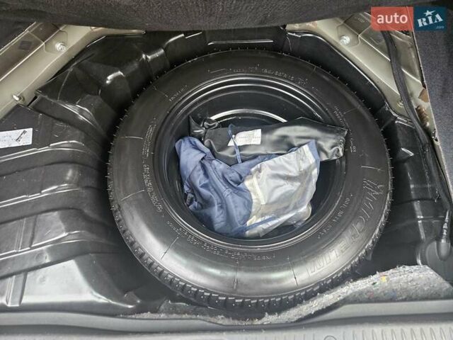 Черный Рено Сценик, объемом двигателя 1.6 л и пробегом 185 тыс. км за 5800 $, фото 56 на Automoto.ua