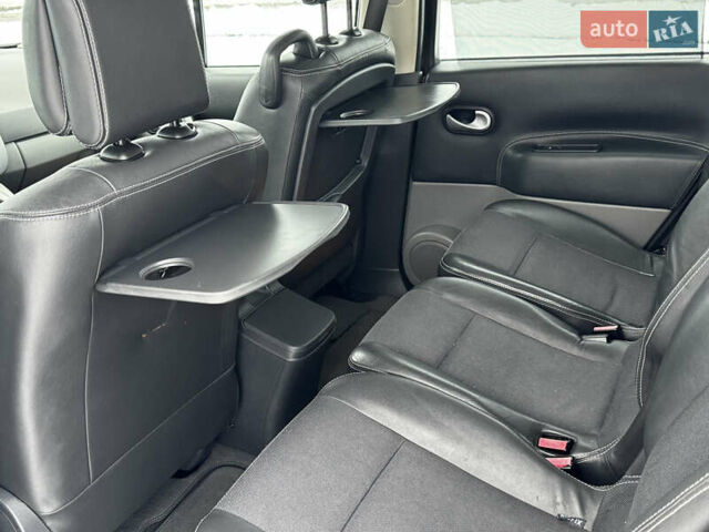 Черный Рено Сценик, объемом двигателя 1.9 л и пробегом 260 тыс. км за 4850 $, фото 42 на Automoto.ua