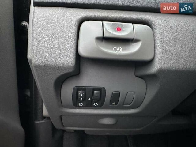 Черный Рено Сценик, объемом двигателя 1.6 л и пробегом 187 тыс. км за 5500 $, фото 23 на Automoto.ua