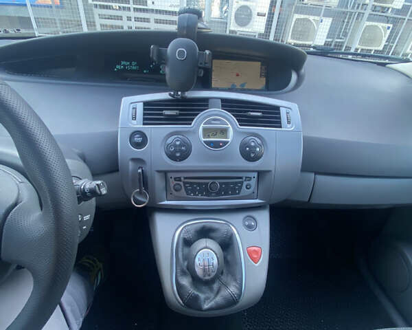 Черный Рено Сценик, объемом двигателя 1.6 л и пробегом 232 тыс. км за 6400 $, фото 11 на Automoto.ua