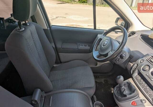 Чорний Рено Сценік, об'ємом двигуна 1.9 л та пробігом 242 тис. км за 6099 $, фото 32 на Automoto.ua