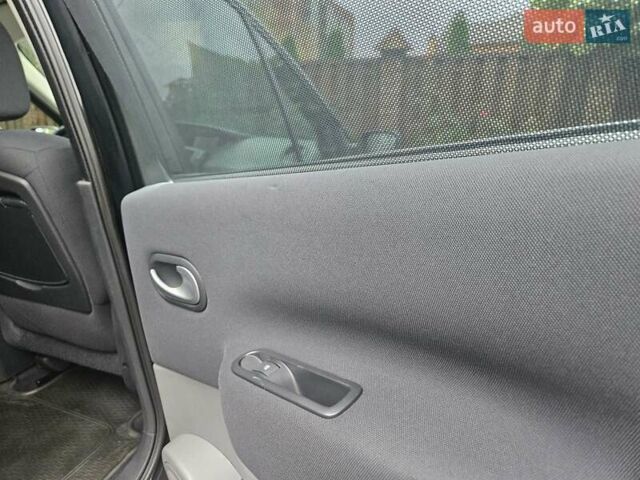 Черный Рено Сценик, объемом двигателя 1.6 л и пробегом 185 тыс. км за 5800 $, фото 61 на Automoto.ua