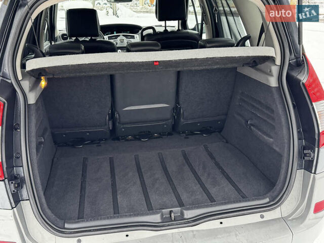 Черный Рено Сценик, объемом двигателя 1.9 л и пробегом 260 тыс. км за 4850 $, фото 21 на Automoto.ua