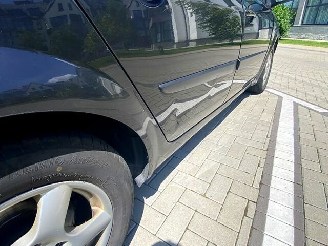 Черный Рено Сценик, объемом двигателя 1.5 л и пробегом 336 тыс. км за 4299 $, фото 3 на Automoto.ua