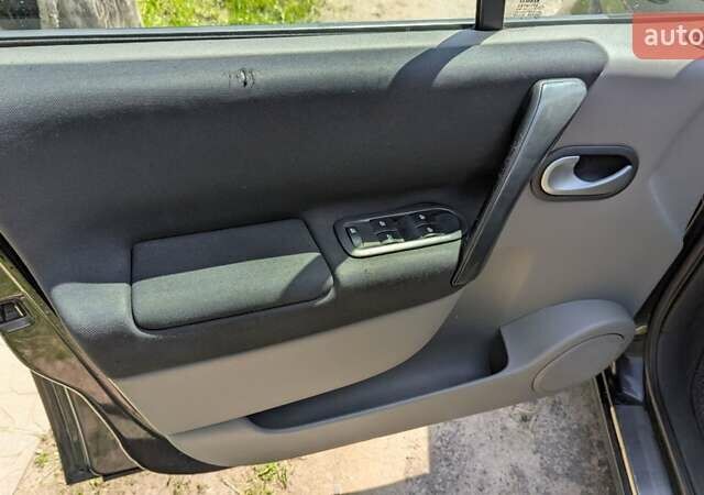 Чорний Рено Сценік, об'ємом двигуна 1.9 л та пробігом 242 тис. км за 6099 $, фото 24 на Automoto.ua