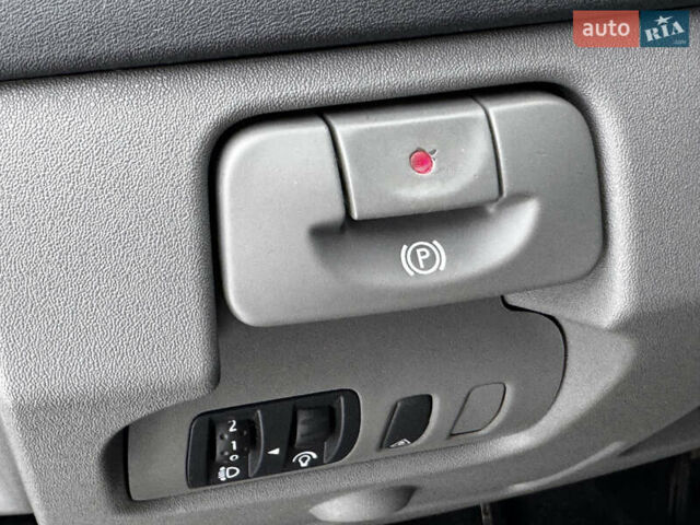 Черный Рено Сценик, объемом двигателя 1.9 л и пробегом 260 тыс. км за 4850 $, фото 35 на Automoto.ua