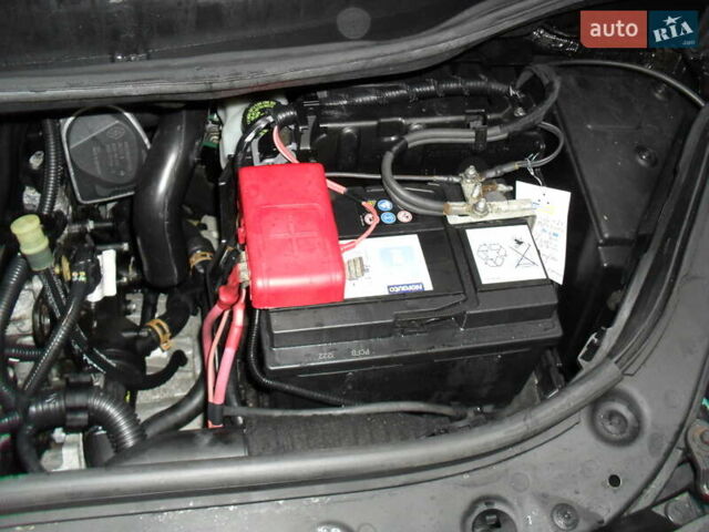 Черный Рено Сценик, объемом двигателя 1.6 л и пробегом 161 тыс. км за 6200 $, фото 18 на Automoto.ua