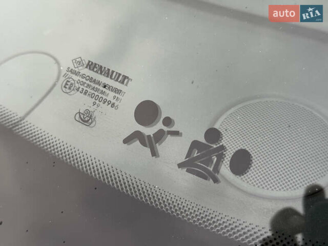 Черный Рено Сценик, объемом двигателя 1.9 л и пробегом 260 тыс. км за 4850 $, фото 44 на Automoto.ua