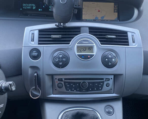 Черный Рено Сценик, объемом двигателя 1.6 л и пробегом 232 тыс. км за 6400 $, фото 9 на Automoto.ua