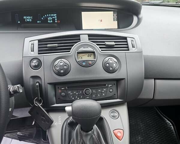 Черный Рено Сценик, объемом двигателя 1.6 л и пробегом 185 тыс. км за 5800 $, фото 95 на Automoto.ua