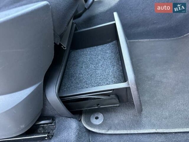 Черный Рено Сценик, объемом двигателя 1.6 л и пробегом 186 тыс. км за 5450 $, фото 29 на Automoto.ua