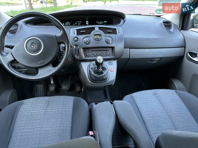 Черный Рено Сценик, объемом двигателя 1.6 л и пробегом 186 тыс. км за 5450 $, фото 14 на Automoto.ua