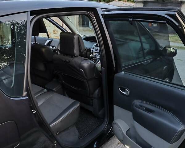 Черный Рено Сценик, объемом двигателя 1.6 л и пробегом 226 тыс. км за 6500 $, фото 31 на Automoto.ua