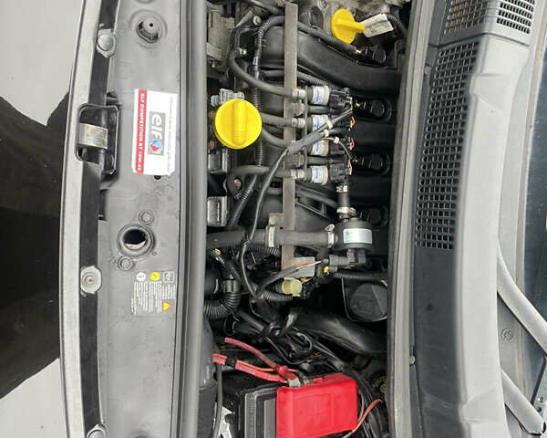 Черный Рено Сценик, объемом двигателя 1.6 л и пробегом 212 тыс. км за 5450 $, фото 18 на Automoto.ua