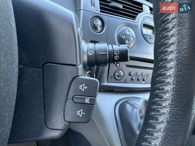 Черный Рено Сценик, объемом двигателя 1.6 л и пробегом 186 тыс. км за 5450 $, фото 19 на Automoto.ua