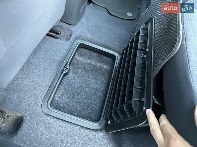 Черный Рено Сценик, объемом двигателя 1.6 л и пробегом 186 тыс. км за 5450 $, фото 11 на Automoto.ua