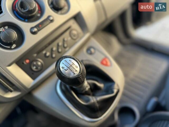 Черный Рено Сценик, объемом двигателя 1.5 л и пробегом 235 тыс. км за 4850 $, фото 42 на Automoto.ua