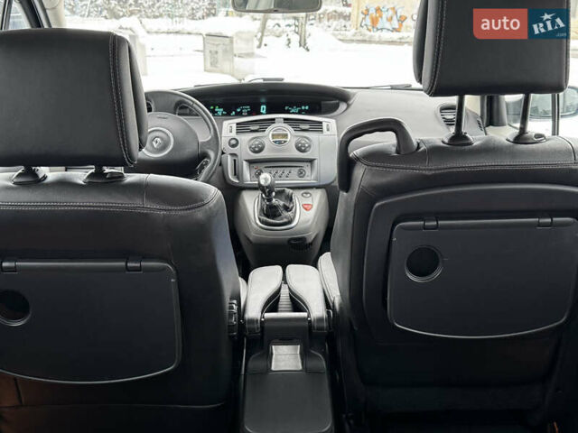 Черный Рено Сценик, объемом двигателя 1.9 л и пробегом 260 тыс. км за 4850 $, фото 23 на Automoto.ua