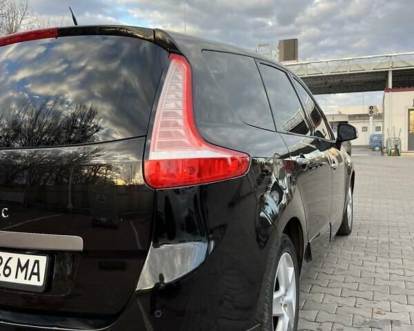 Чорний Рено Сценік, об'ємом двигуна 2 л та пробігом 180 тис. км за 7800 $, фото 19 на Automoto.ua