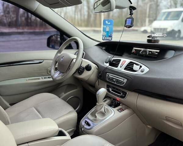 Чорний Рено Сценік, об'ємом двигуна 2 л та пробігом 180 тис. км за 7800 $, фото 9 на Automoto.ua