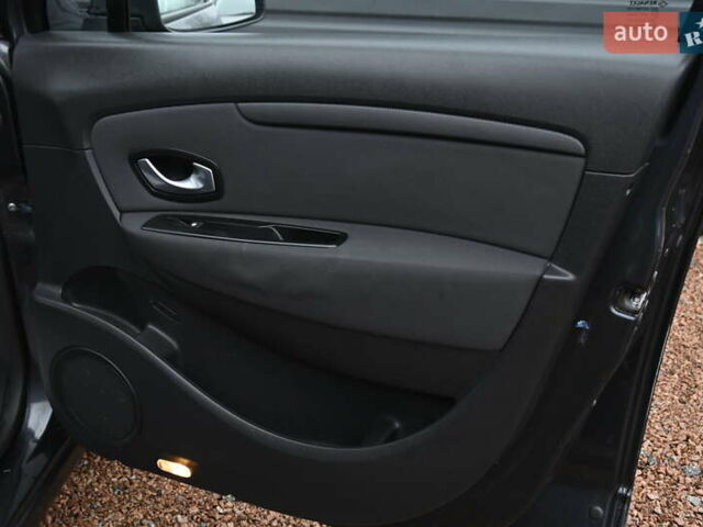 Чорний Рено Сценік, об'ємом двигуна 1.6 л та пробігом 206 тис. км за 6999 $, фото 35 на Automoto.ua