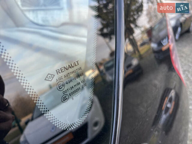 Черный Рено Сценик, объемом двигателя 1.5 л и пробегом 149 тыс. км за 8800 $, фото 69 на Automoto.ua