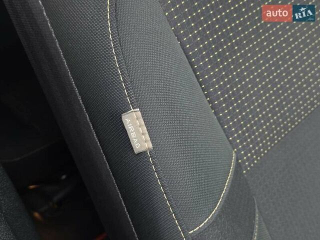 Черный Рено Сценик, объемом двигателя 1.4 л и пробегом 161 тыс. км за 5999 $, фото 25 на Automoto.ua