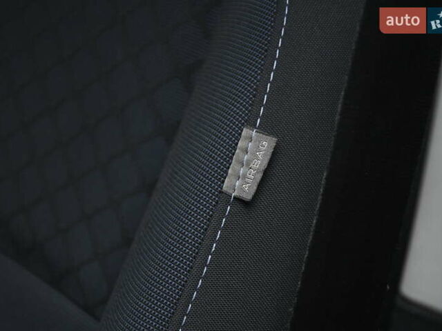 Чорний Рено Сценік, об'ємом двигуна 1.6 л та пробігом 206 тис. км за 6999 $, фото 18 на Automoto.ua