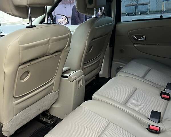 Чорний Рено Сценік, об'ємом двигуна 2 л та пробігом 180 тис. км за 7800 $, фото 18 на Automoto.ua