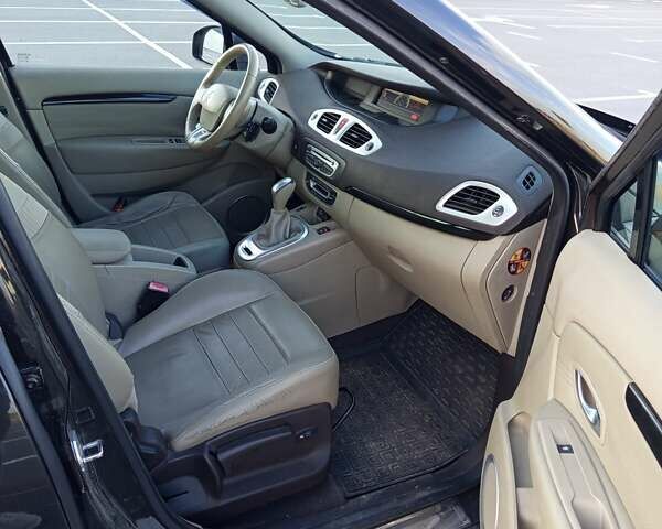 Рено Сценик 2009 в Львове на Automoto.ua Черный Рено Сценик, объемом двигателя 2 л и пробегом 370 тыс. км за 8000 $, фото 9 на Automoto.ua