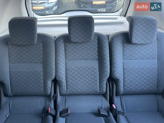 Черный Рено Сценик, объемом двигателя 1.5 л и пробегом 149 тыс. км за 8800 $, фото 4 на Automoto.ua