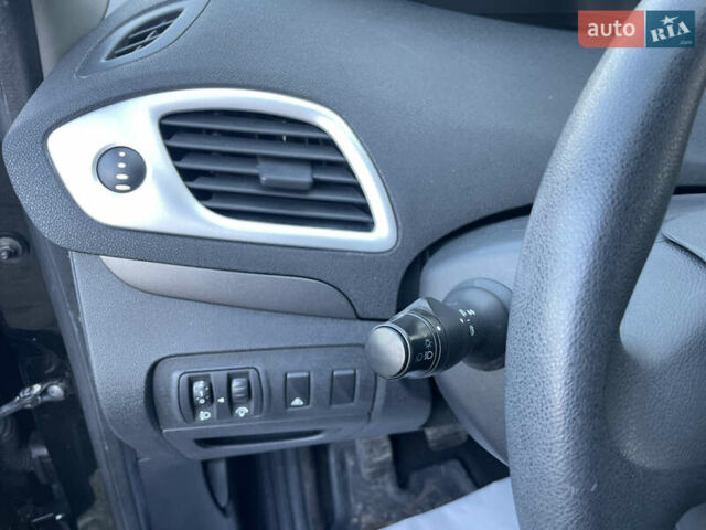 Черный Рено Сценик, объемом двигателя 1.5 л и пробегом 149 тыс. км за 8800 $, фото 33 на Automoto.ua