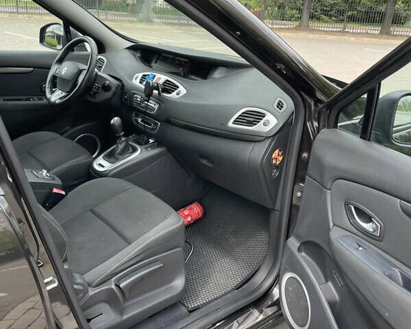 Черный Рено Сценик, объемом двигателя 1.46 л и пробегом 260 тыс. км за 6400 $, фото 13 на Automoto.ua