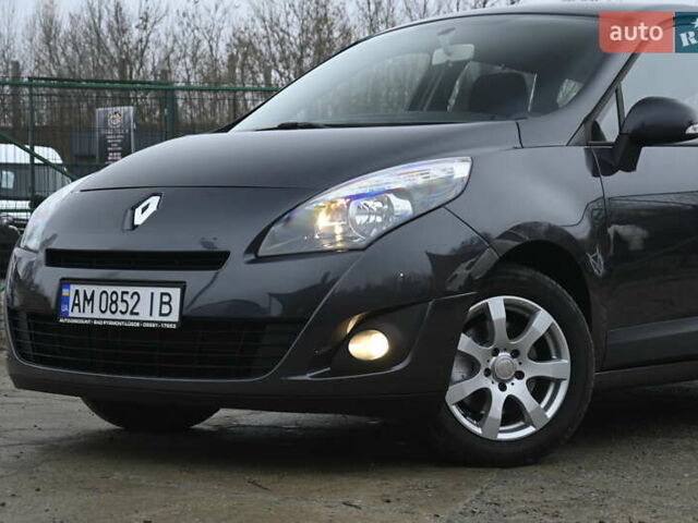 Чорний Рено Сценік, об'ємом двигуна 1.6 л та пробігом 206 тис. км за 6999 $, фото 8 на Automoto.ua