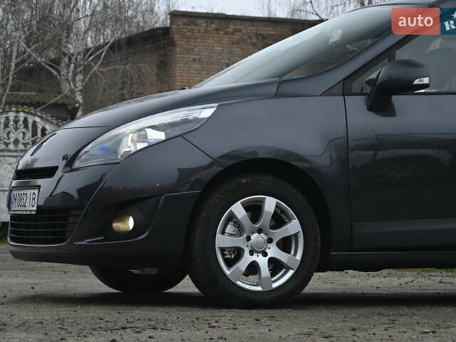 Чорний Рено Сценік, об'ємом двигуна 1.6 л та пробігом 206 тис. км за 6999 $, фото 6 на Automoto.ua