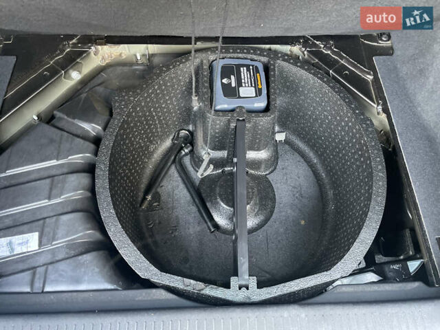 Черный Рено Сценик, объемом двигателя 1.5 л и пробегом 149 тыс. км за 8800 $, фото 14 на Automoto.ua