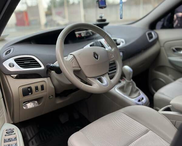 Чорний Рено Сценік, об'ємом двигуна 2 л та пробігом 180 тис. км за 7800 $, фото 8 на Automoto.ua